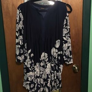 Women’s long sleeve tunic